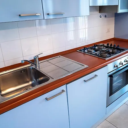 Appartement Trilocale A 200mt Dal Mare Di - P014 *