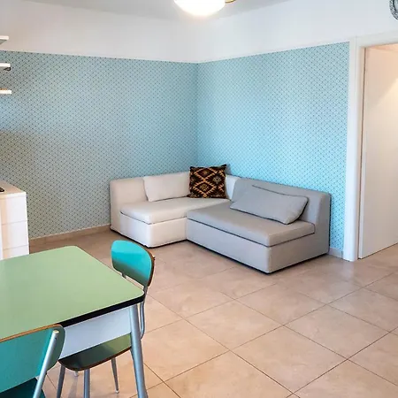 Trilocale A 200mt Dal Mare Di - P014