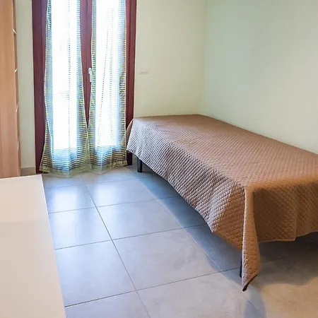 Trilocale A 200mt Dal Mare Di - P014 *