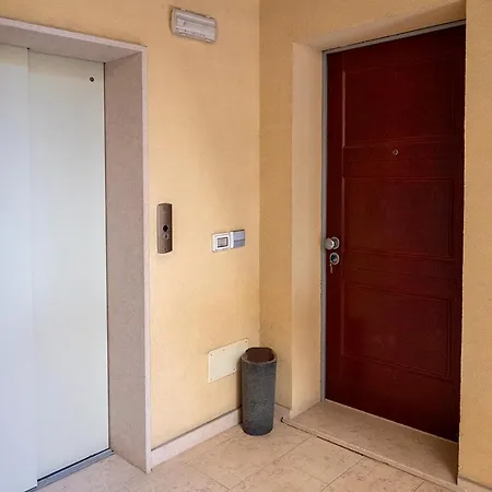 Trilocale A 200mt Dal Mare Di - P014 * ポルト・レカナーティ